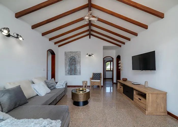 Villa Vv Makita By Hh