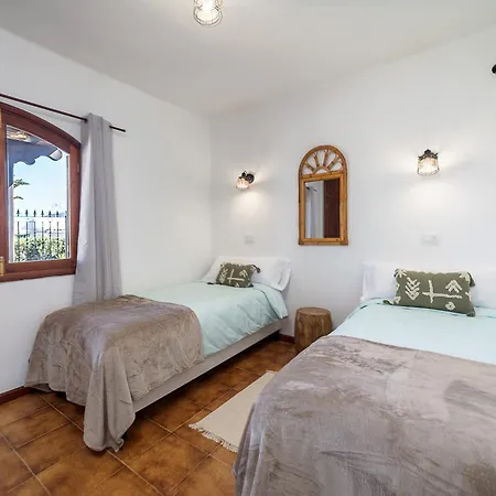 Vv Makita By Hh * بلايا بلانكا